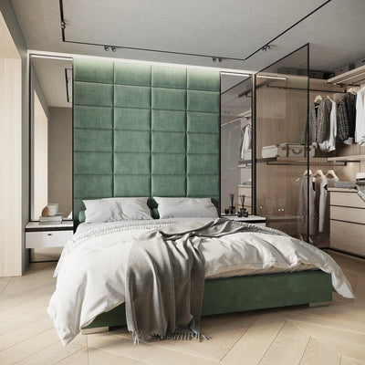 Mintfarbene Polsterpaneele als luxuriöses Kopfteil im modernen Schlafzimmer und hochwertige Wandpaneele aus Samt für stilvolle Raumgestaltung.